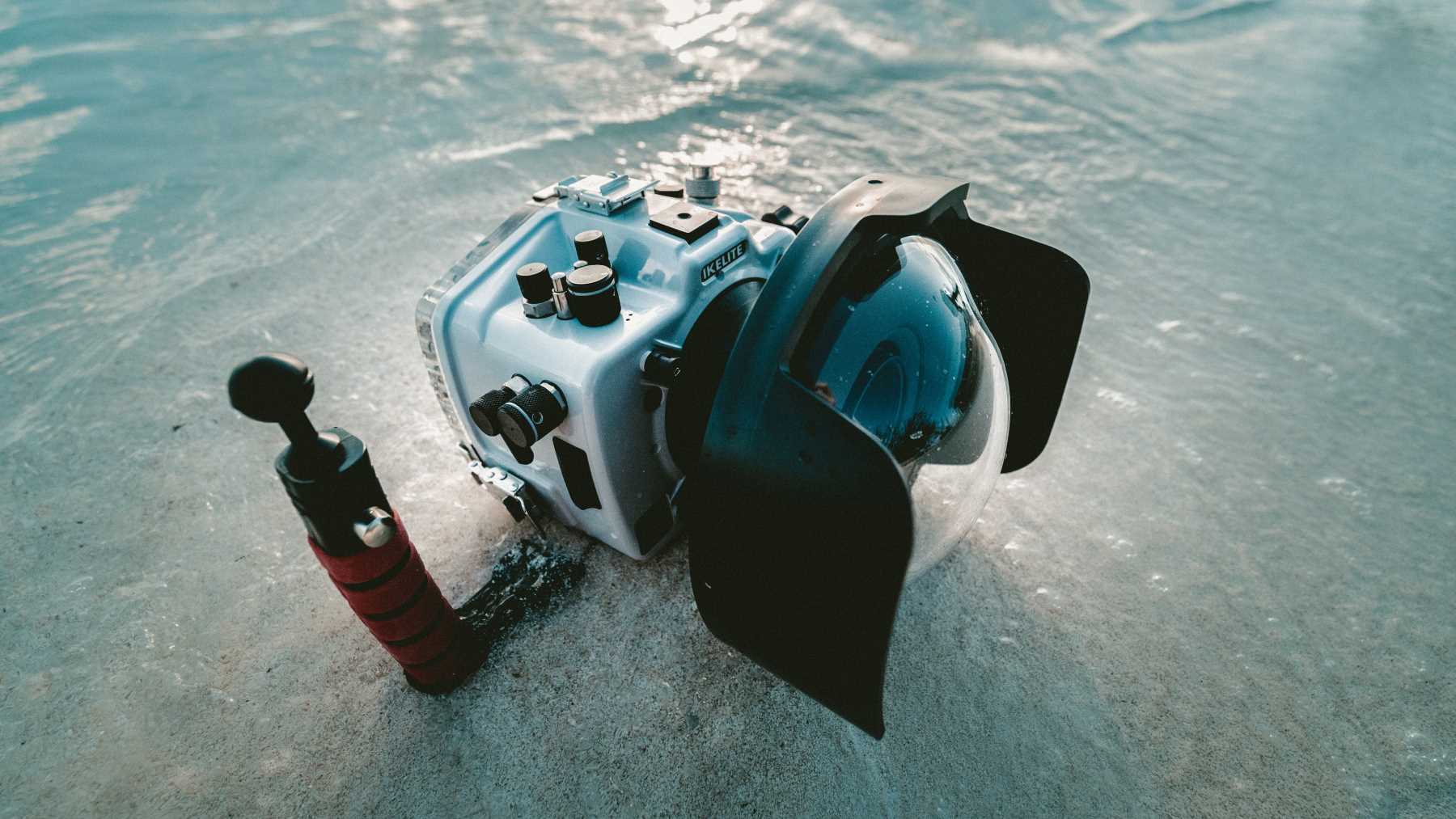 Choosing an underwater camera housing - Guide from Africa Media